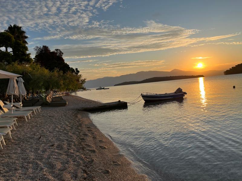 Greek Simplicity with variety & convenience in a beautiful location