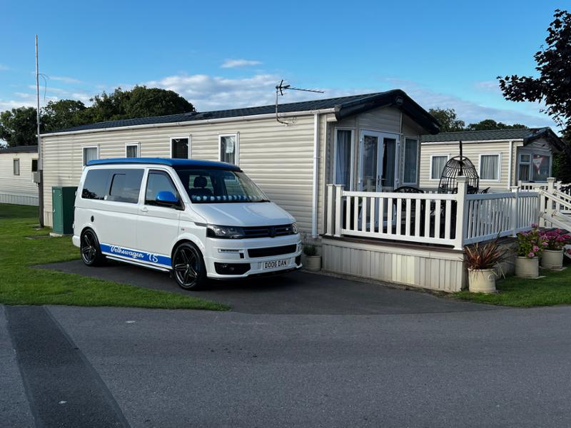 Very nice modern caravan perfect location