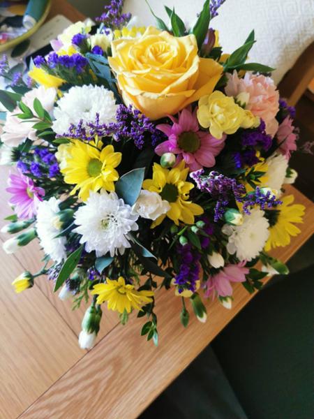 Perfect bunch of flowers, reasonable price and fast delivery