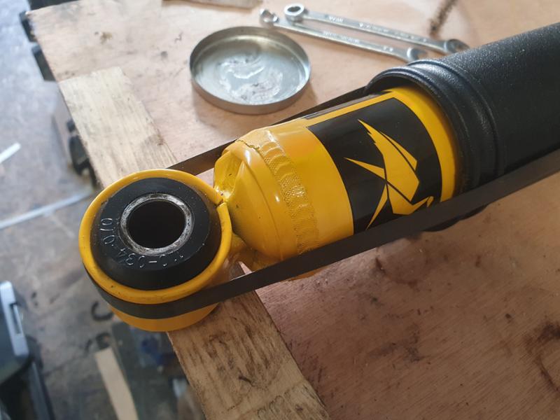 Sport Shock Hilux 97 To 04-R- - 60043 - ARB