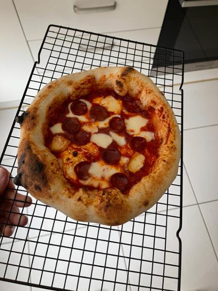 Brilliant indoor pizza oven, not as spectacular as one with fire