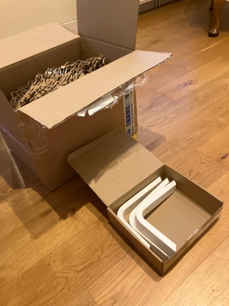 Shelf brackets