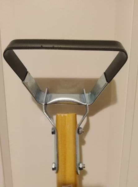 True Temper Double Sided Action Hoe, Head doesn't swing freely