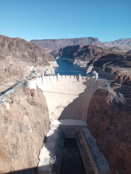 Take the Dam Tour !