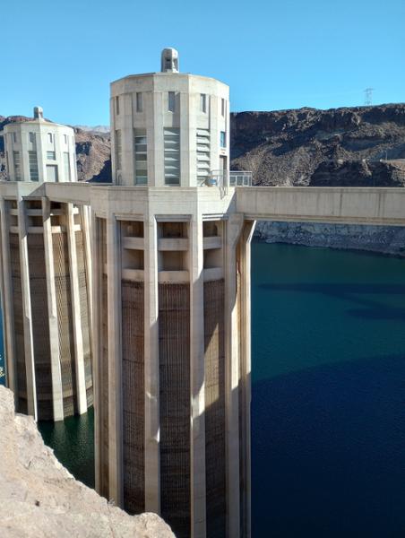 Take the Dam Tour !