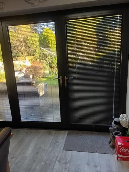Bifold blinds