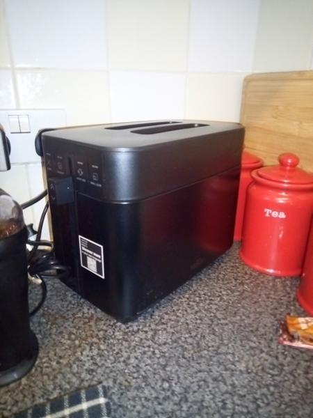 Haier I-Master Toaster 2 Slice With Anti-Dust Lid - Series 5