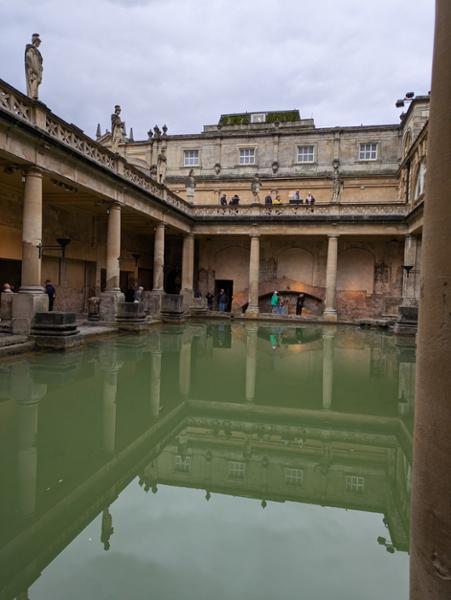 Day tripping to Stonehenge and Bath