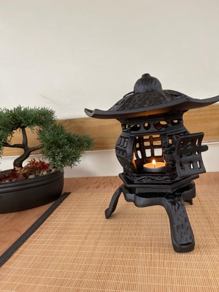 Lamp in teahouse.