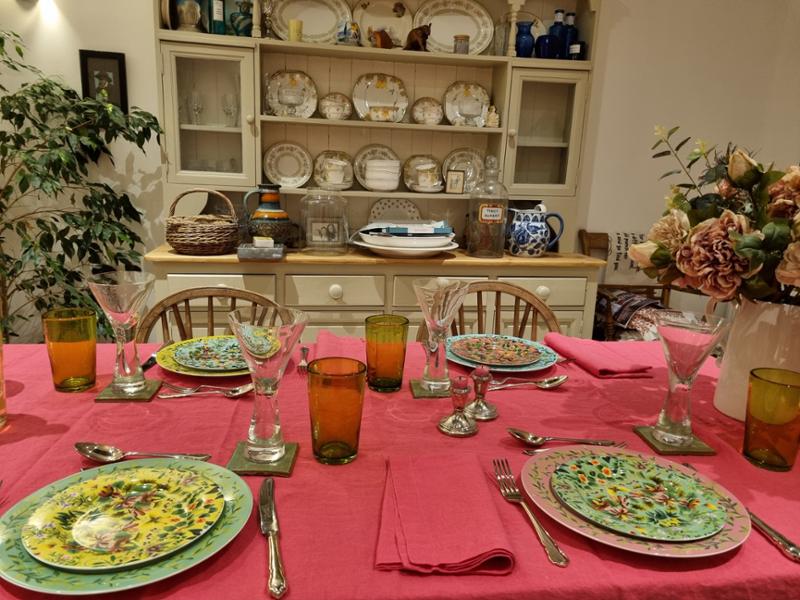 Fabulous tablecloth and napkins.