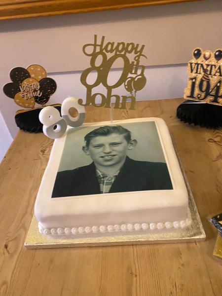 Lovely moist and tasty cake!