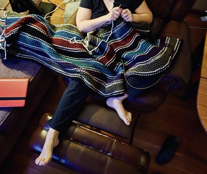 A big yarn for a big squishy blanket!