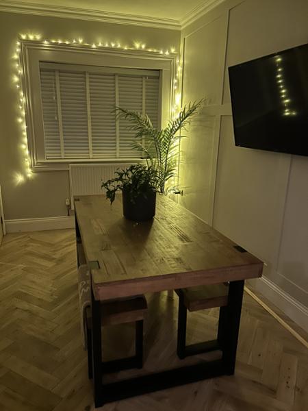 Stunning table and bench set