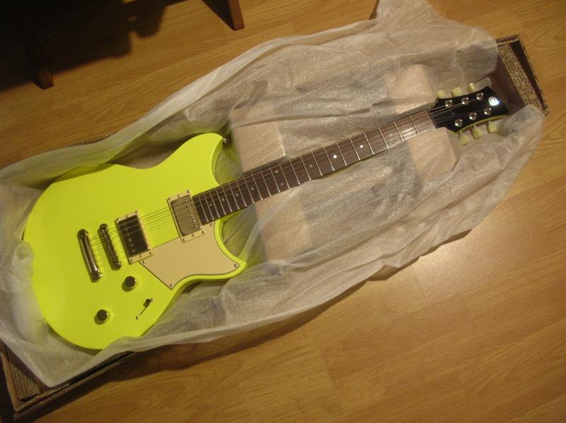 Yamaha Revstar RSE20 Neon Yellow