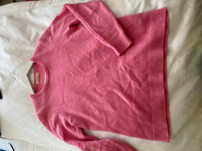 Tricot trop fin, ce qui est dommage car couleur et finitions sont belles.