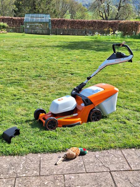 Stihl RMA 453 PV Battery Lawnmower including AP 300 S battery & AL 301 charger