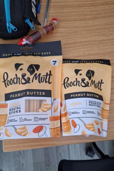 Peanut Butter Dental Sticks | 7 Sticks | Peanut Butter Chews For Dogs | Grain-Free & Vegan | Vet Recommended | Natural Ingredients | Pooch & Mutt