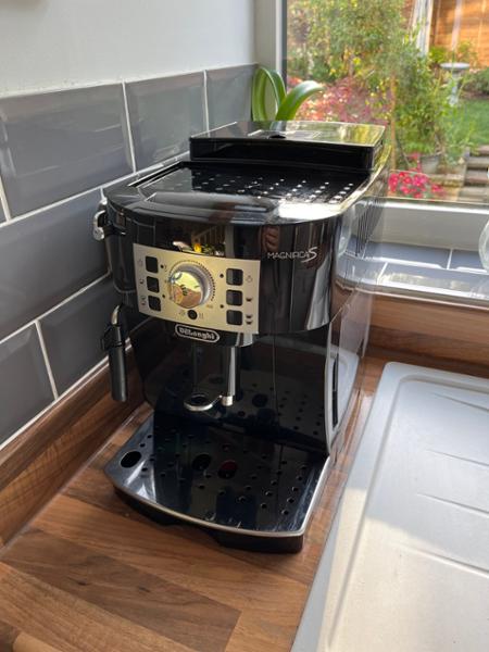 Magnifica S Automatic Coffee Machine - Black