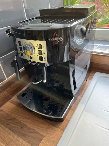 Magnifica S Automatic Coffee Machine - Black