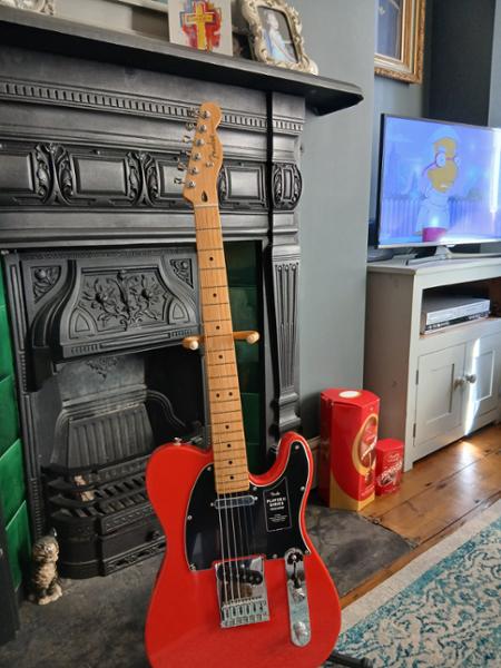 A Strings Fender Tele Coral Red