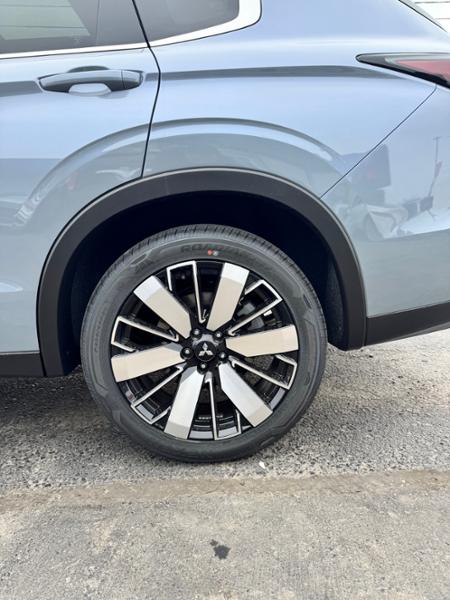 2023 OUTLANDER