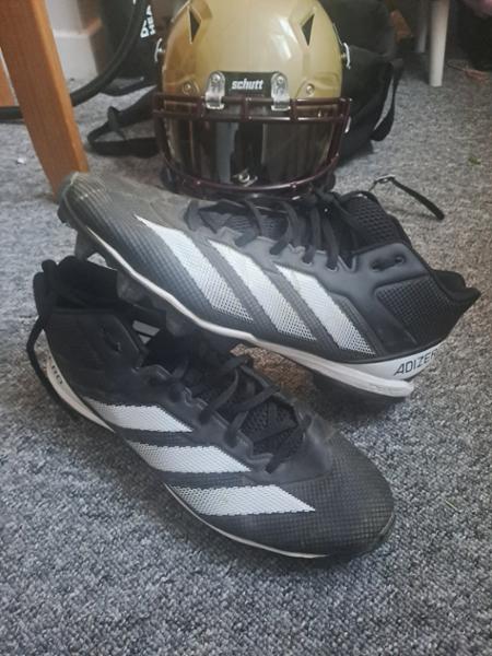 Great amazing cleats great service.