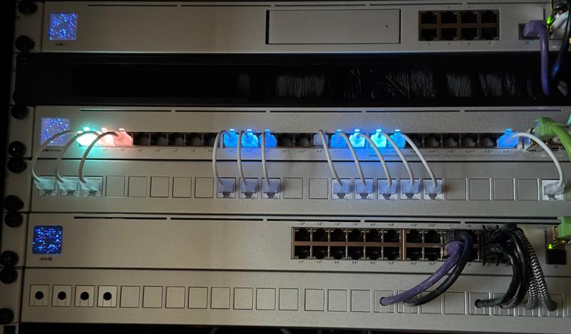 Ubiquiti UniFi Pro Max 24-Port PoE+ Switch (USW-PRO-MAX-24-POE)