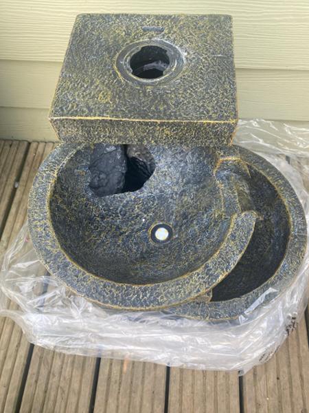 Looks nice but damaged, still awaiting a replacement or refund.