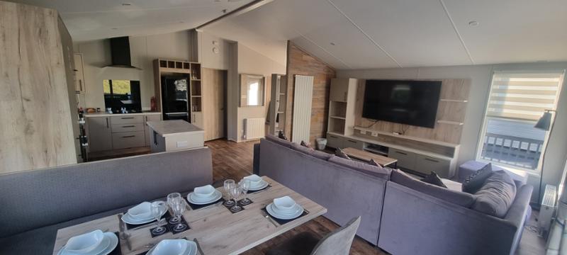Gold Caravan (Sleeps 6)