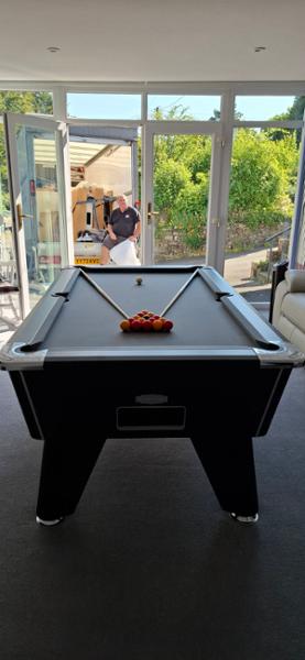 Signature pro pool table