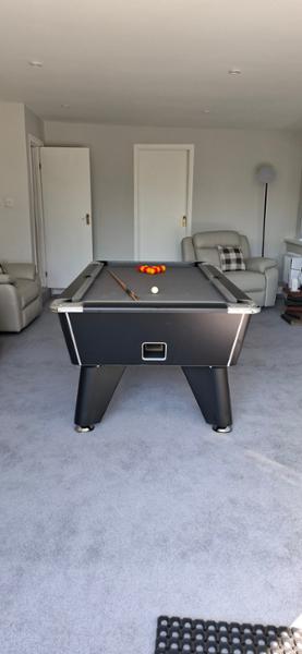Signature pro pool table