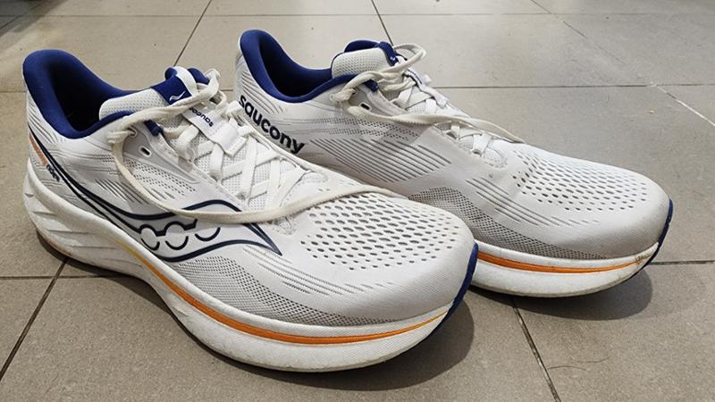 Saucony Ride 18 - Mens Running Shoes