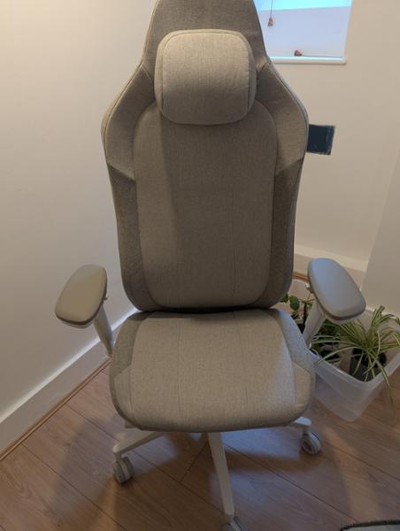 Fractal Design Refine PC gaming chair Padded seat White