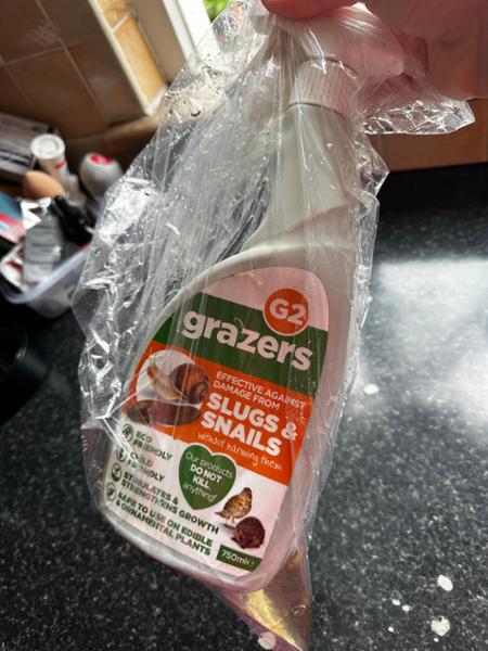 Was send me in the plastic bag and the bag was full whit liquid, your deli!