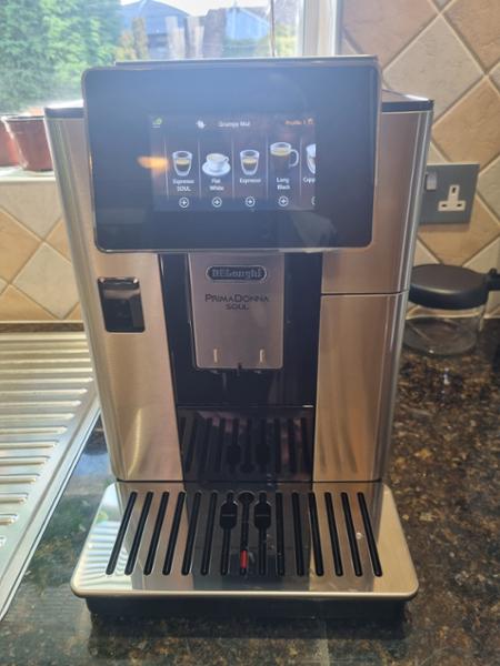 PrimaDonna Soul Fully Automatic coffee machine ECAM610.75.MB