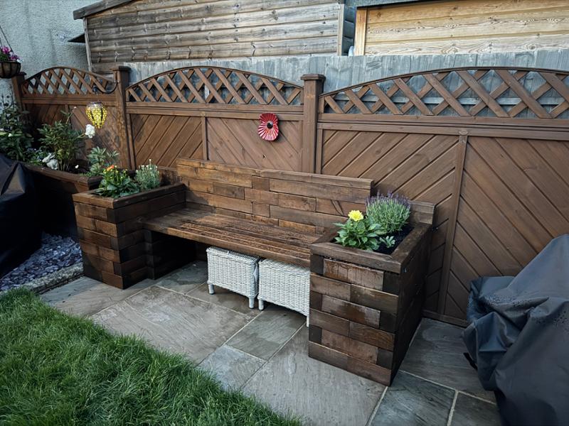 Bookend planter bench
