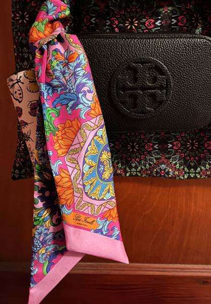 Taormina Art Fuchsia Silk Twilly