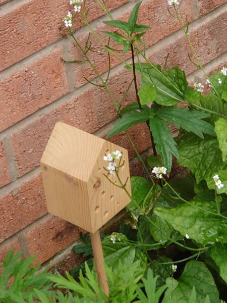Cuba Mini Insect House on pole - 4 Pack
