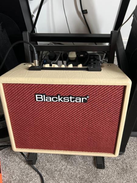 Blackstar Debut 15E 15w 2x3" Practice Amp