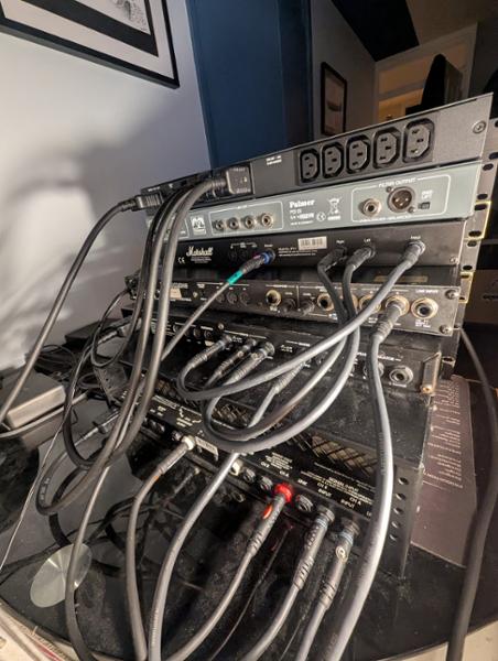 Furman M10LXE Power Conditioner 10A 11xIEC Out with Two Lights 1U