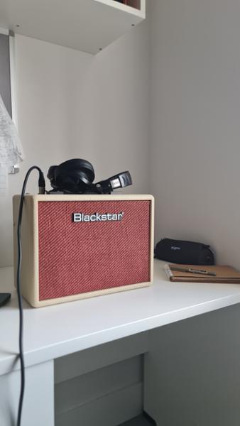 Blackstar Debut 15E 15w 2x3" Practice Amp