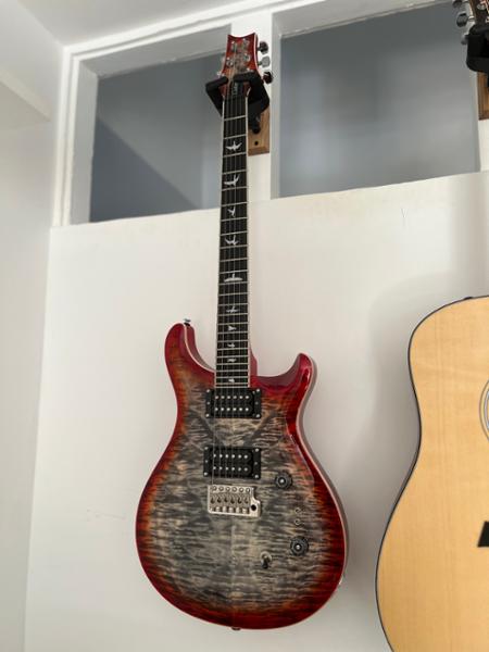 PRS SE Custom 24-08 Quilt Electric Guitar in Charcoal Cherry Burst
