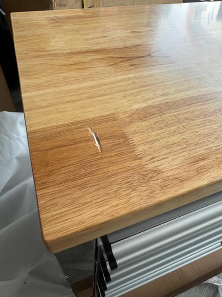 POOR CUSTOMER SERVICE AND DAMAGED PRODUCTS