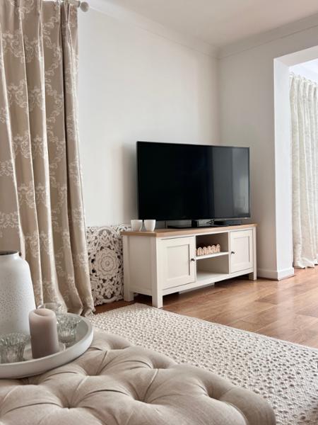 Malvern TV Unit
