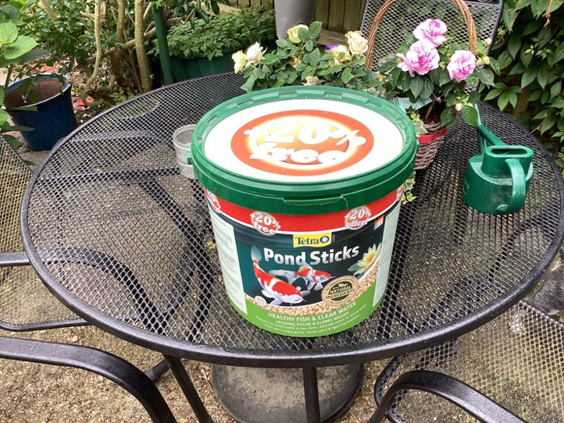 Tetra Pond Sticks 12L+20%