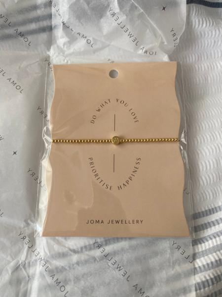 Do What You Love Prioritise Happiness' Share Happiness Bracelet in Gold Plating