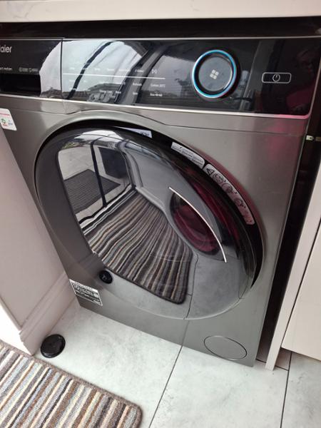 Freestanding installation