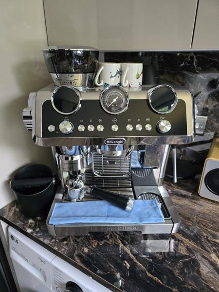 EC9865.M La Specialista Maestro Manual espresso maker
