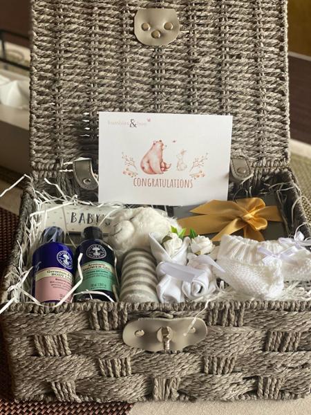 Mother to be Gifts - Organic Pregnancy Hamper - Mum to be Gifts - Bumbles & Boo