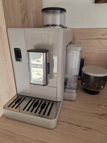 Rivelia Sand Beige